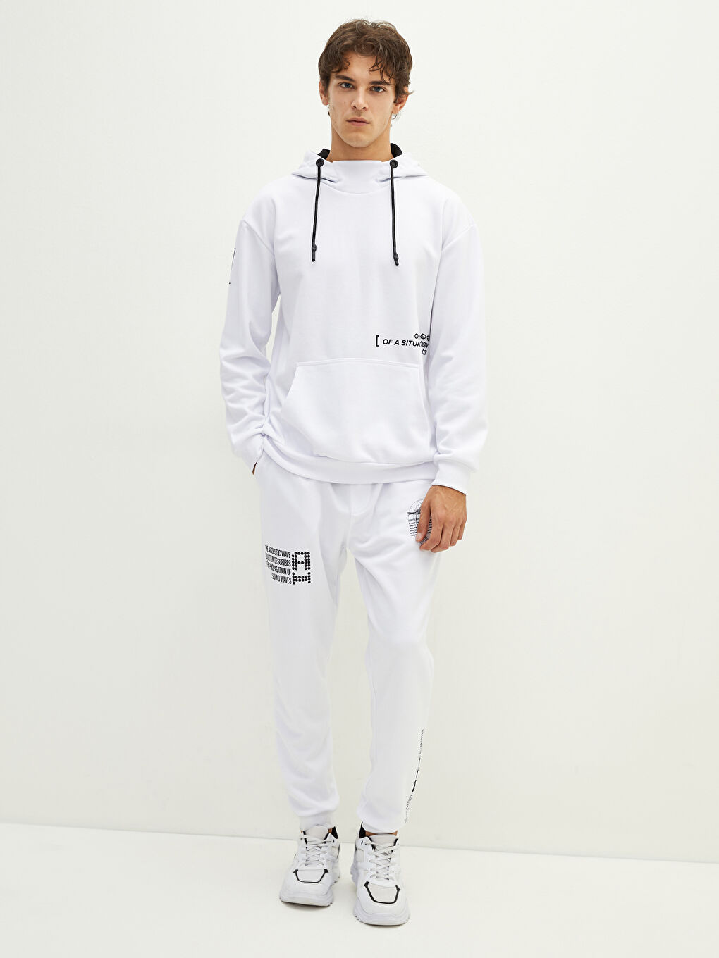 Beyaz Uzun Kollu Baskılı Erkek Hoodie-2