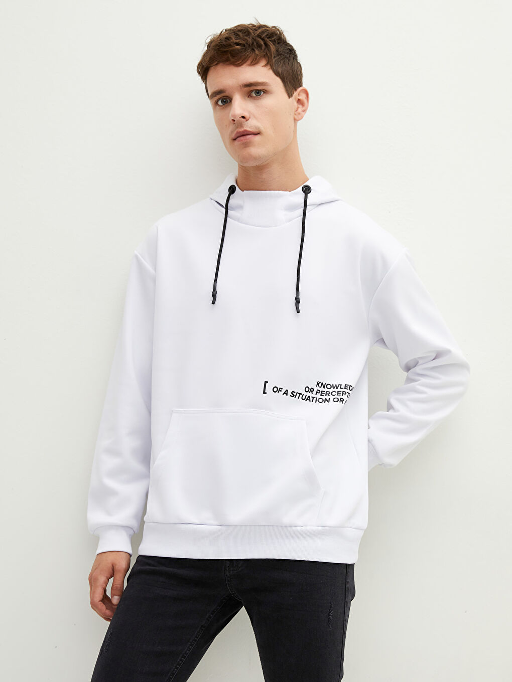 Beyaz Uzun Kollu Baskılı Erkek Hoodie-5