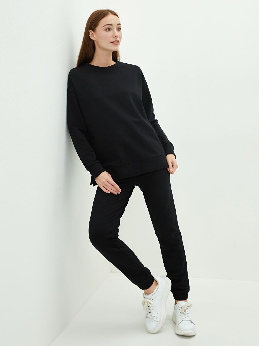 Siyah Bisiklet Yaka Düz Uzun Kollu Kadın Sweatshirt-2