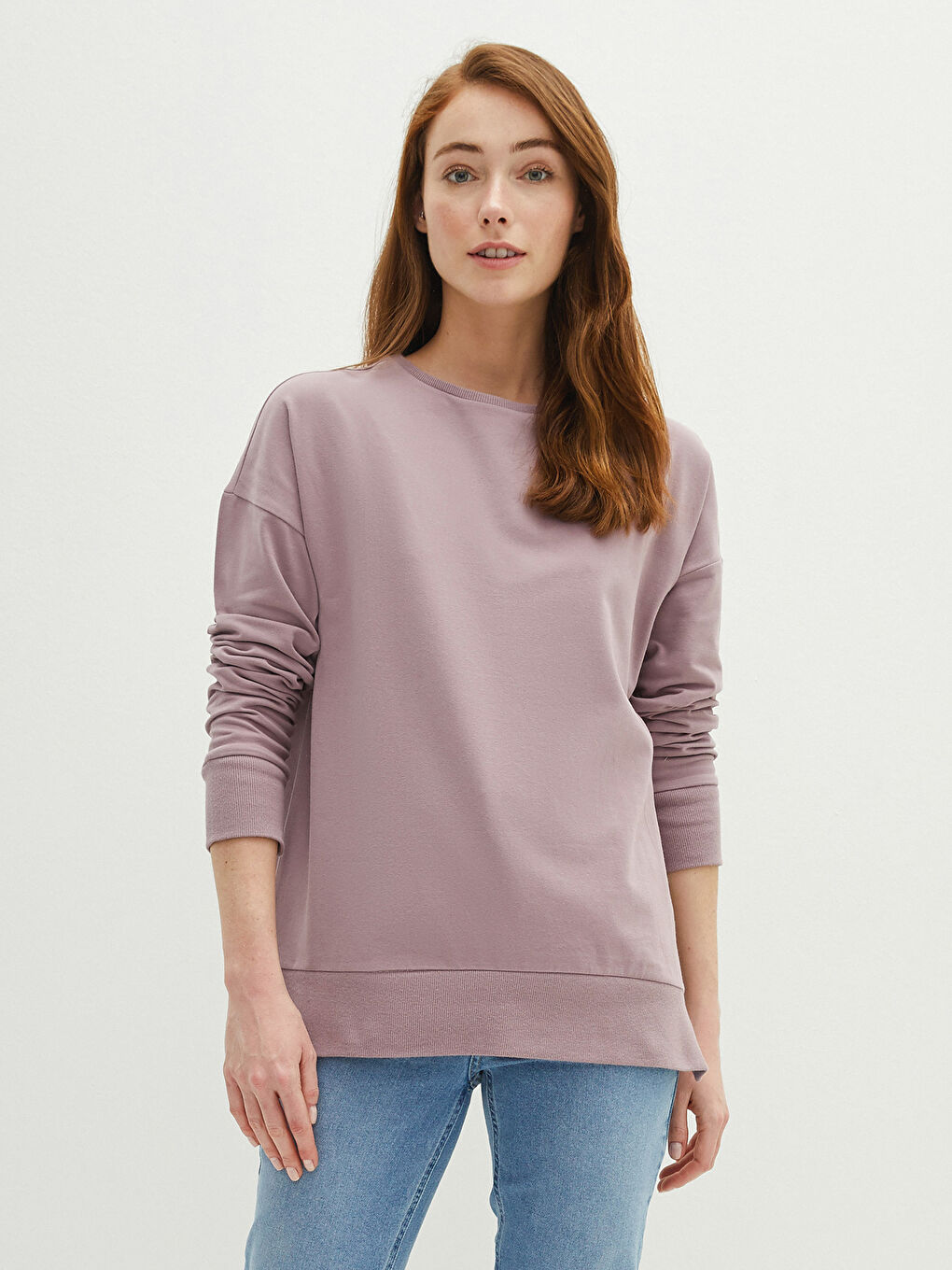 سويت شيرت نسائي برقبة دائرية وكم طويل سادة-1