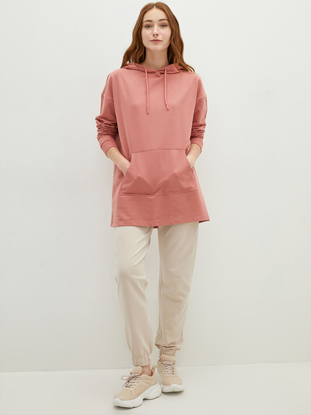 Pembe Kapüşonlu Düz Uzun Kollu Pamuklu Kadın Sweatshirt-1