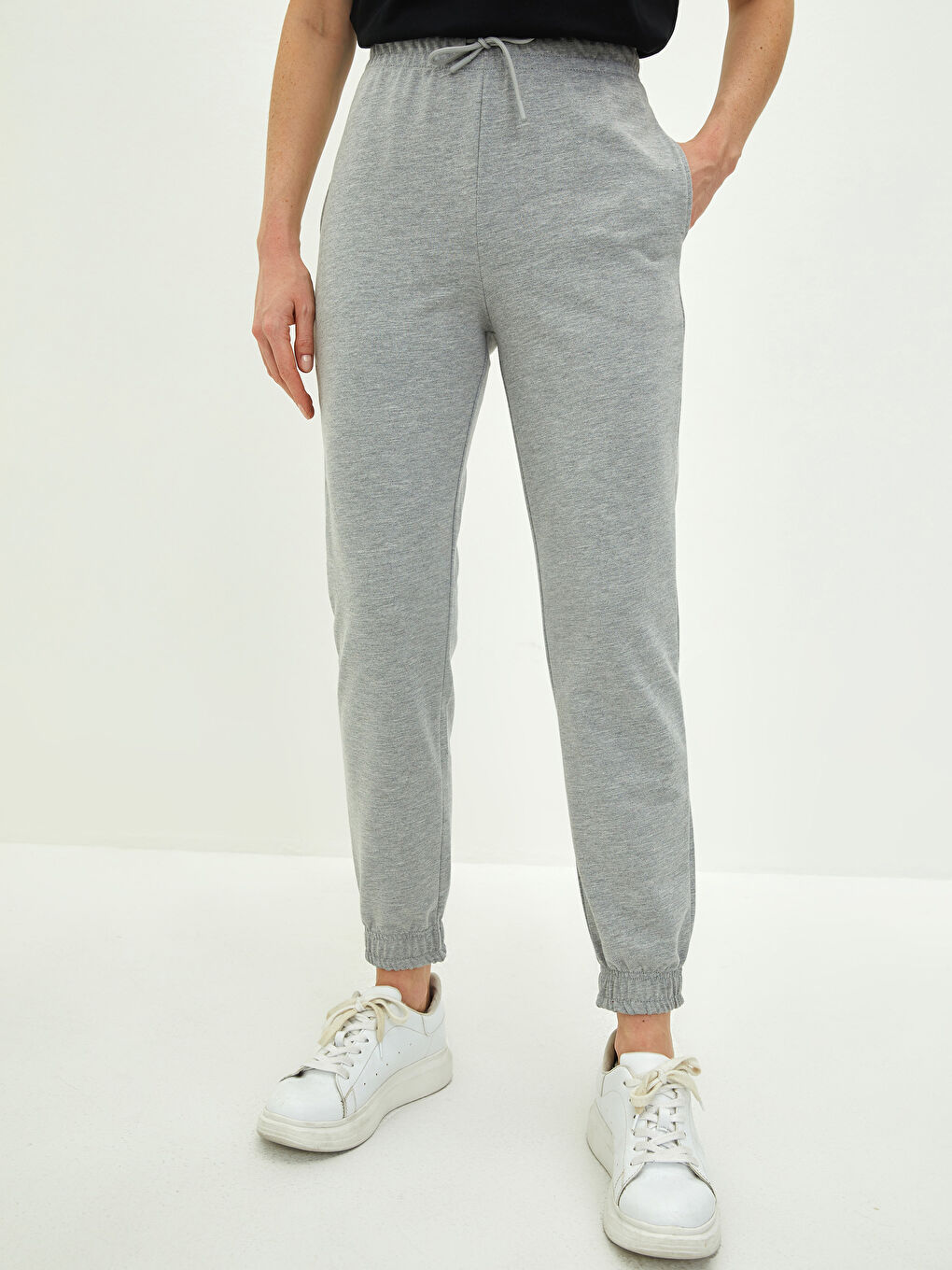 Gri Beli Lastikli Düz Cep Detaylı Kadın Eşofman Altı-3