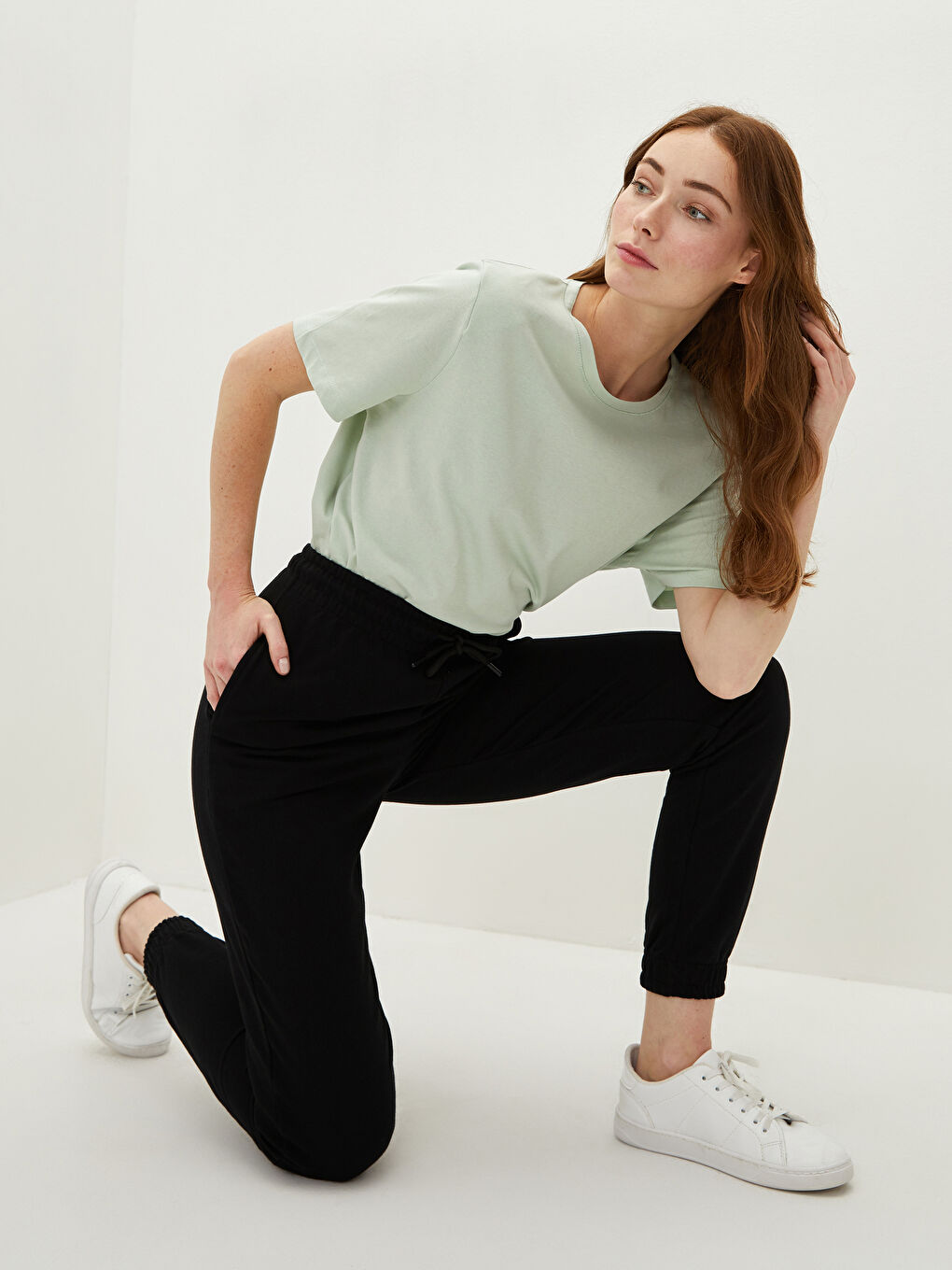 Siyah Beli Lastikli Düz Cep Detaylı Kadın Eşofman Altı