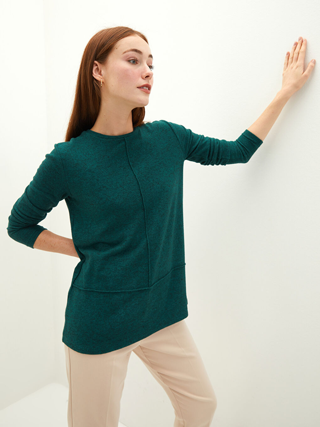 تيشيرت كم طويل سادة بياقة دائرية للسيدات