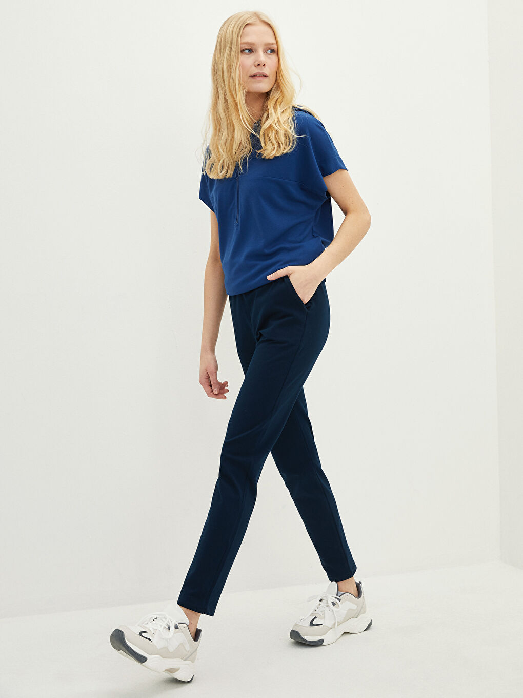 Women's Elastic Waist Pocket Detailed Regular Sweatpants-1