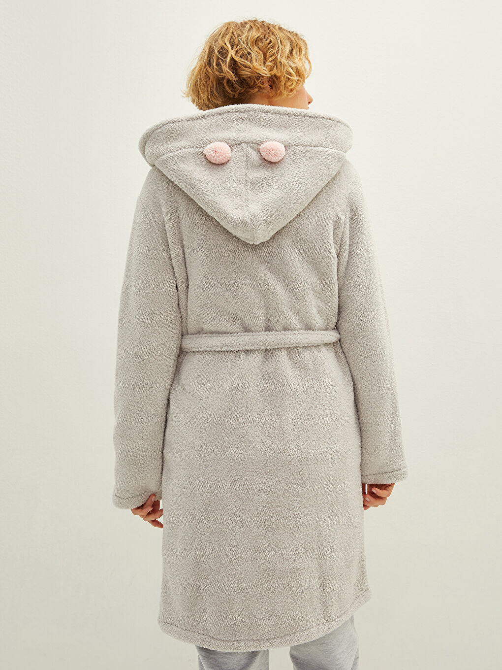 LCW DREAM Women's Dressing Gown with Hooded Collar Embroidered Long Sleeve Plush -W14412Z8-CUZ