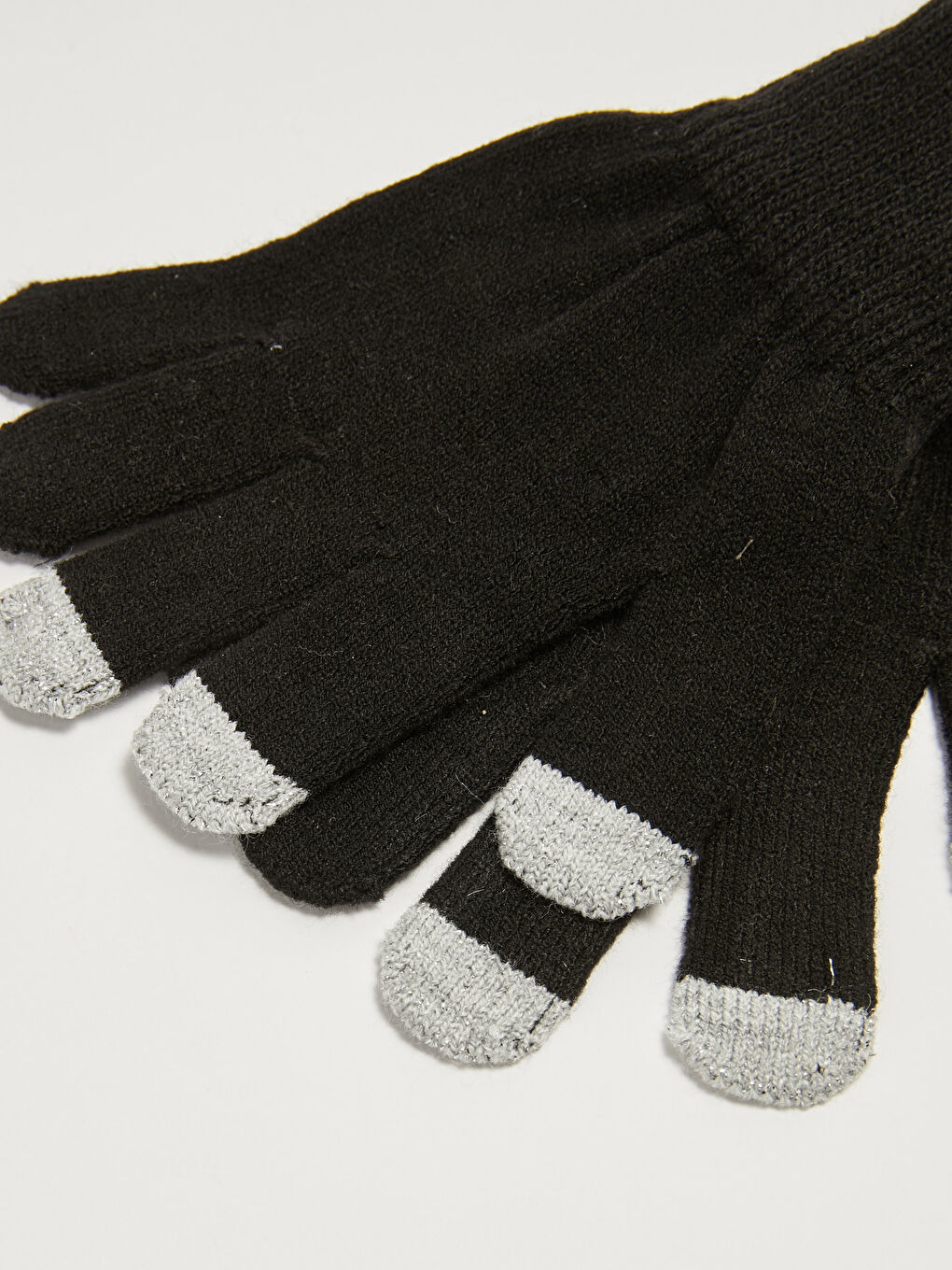 Қыздың мысық бейнелі кестеленген трикотаж бас киімі мен қолғаптары-2