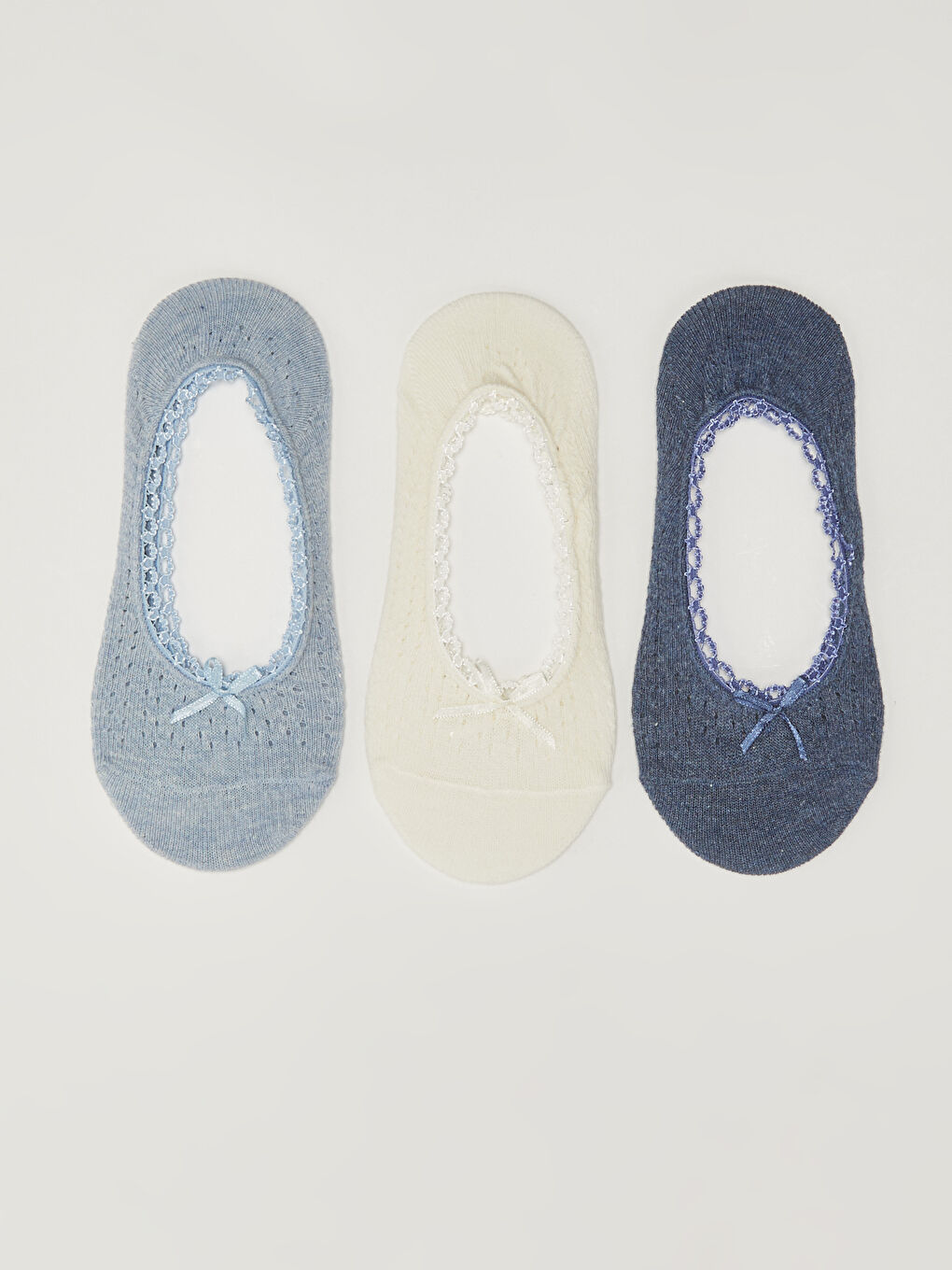 جوارب باليه للسيدات بتفاصيل تطريز وفيونكة - ٣ قطع-1