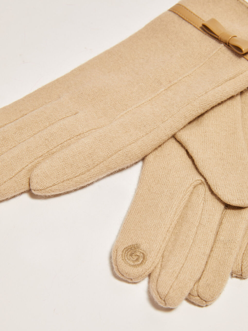 قفازات محبوكة للسيدات بتفاصيل فيونكة-3