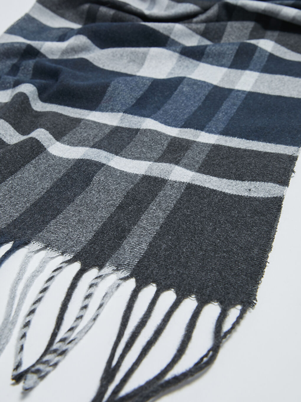 Antrasit Püskül Detaylı Ekose Erkek Atkı-3