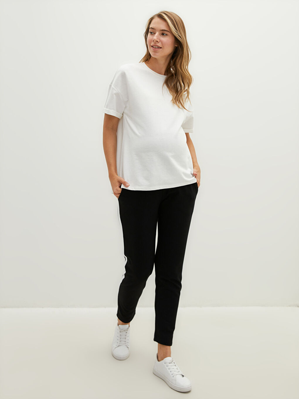 LCWAIKIKI Maternity Jogginghose für Schwangere mit Bauchband, elastischem Bund und Streifen -W14843Z8-CVL