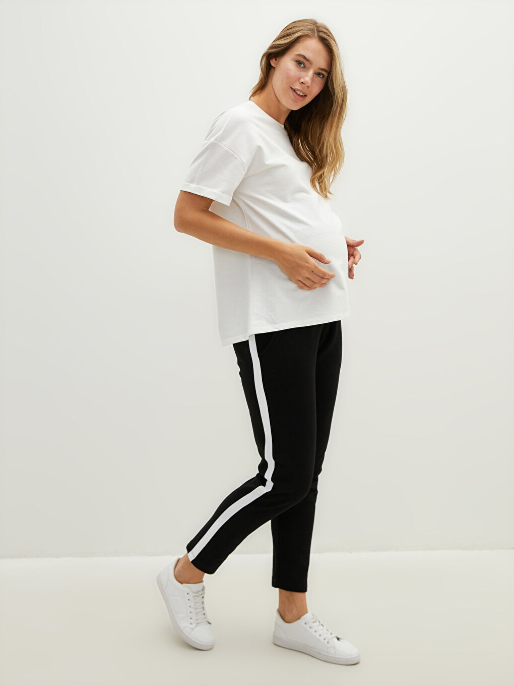 LCWAIKIKI Maternity Jogginghose für Schwangere mit Bauchband, elastischem Bund und Streifen -W14843Z8-CVL