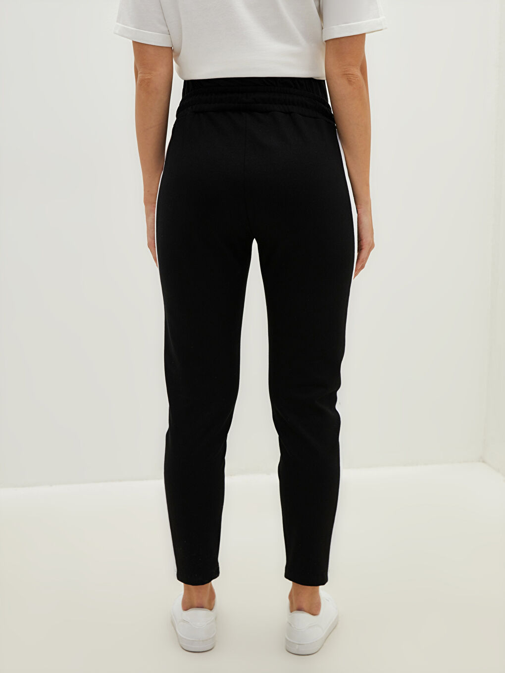 LCWAIKIKI Maternity Jogginghose für Schwangere mit Bauchband, elastischem Bund und Streifen -W14843Z8-CVL