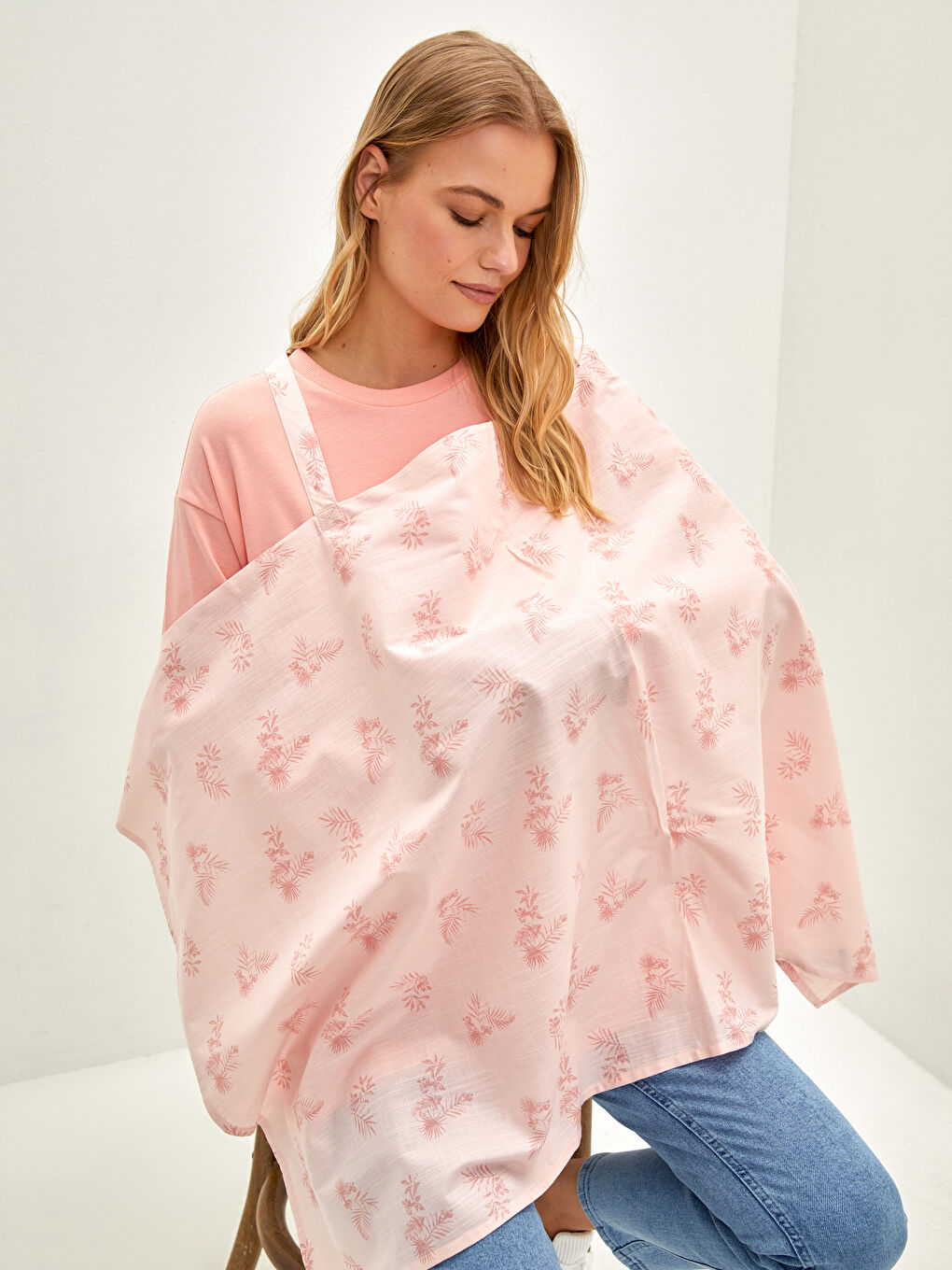 Desenli Pamuklu Kız Bebek Emzirme Önlüğü-1