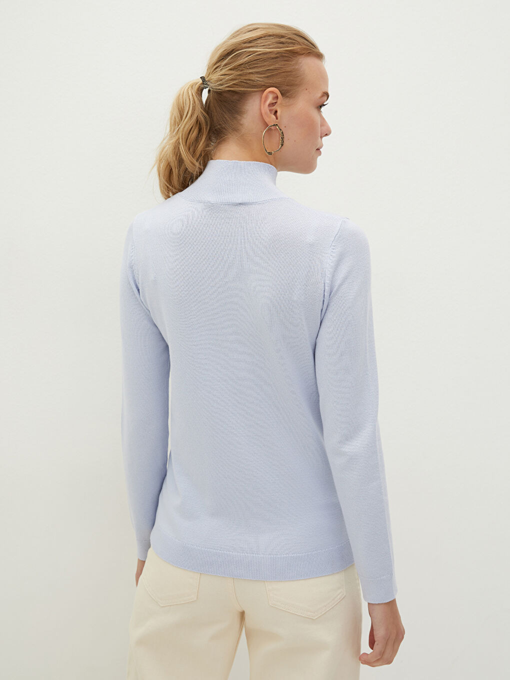 Свитер из трикотажа с полуводолазкой для женщин-4