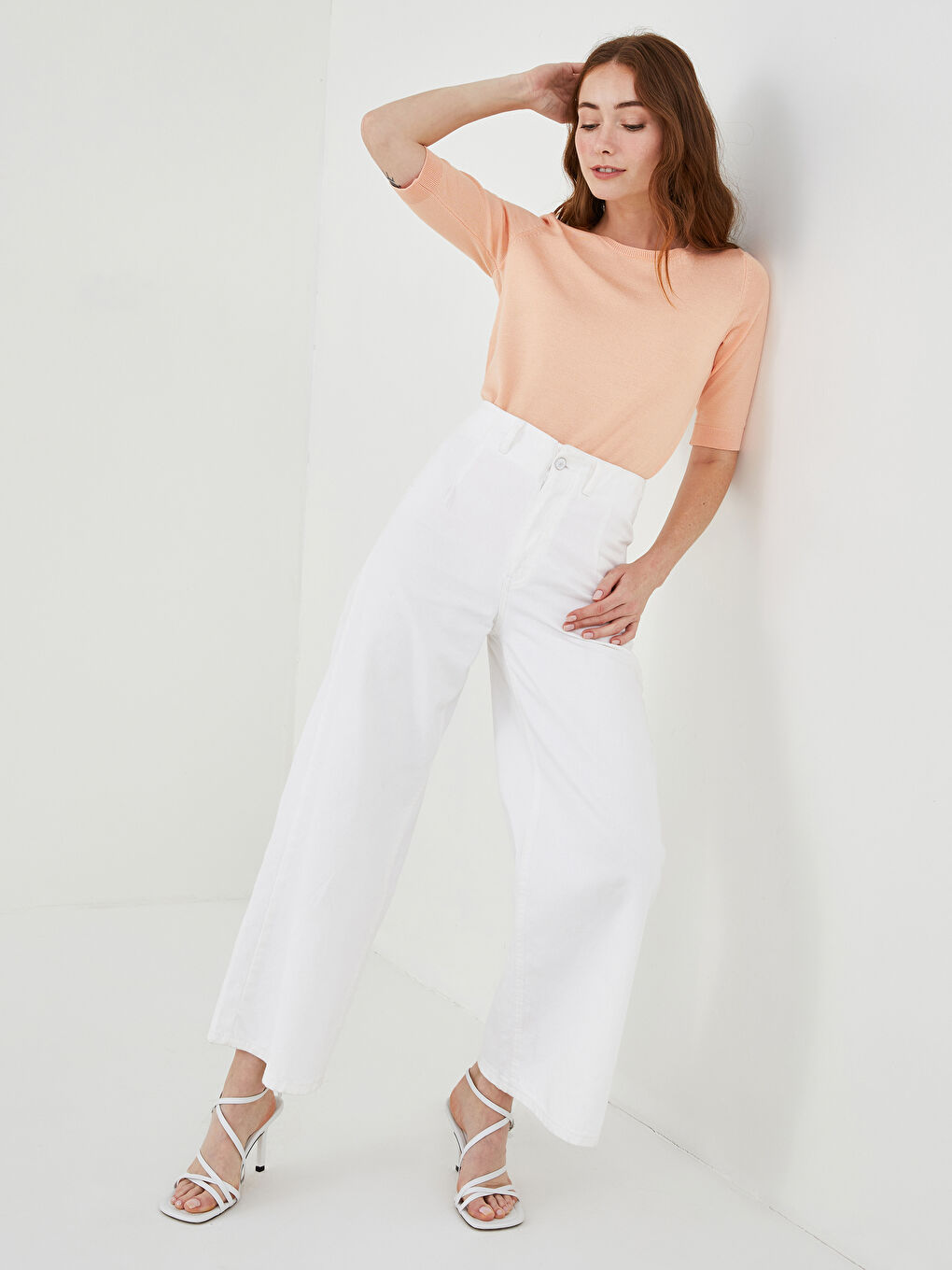 LCWAIKIKI Basic Crew Neck Plain Short Sleeve Women's Knitwear Sweater -W14949Z8-G0E