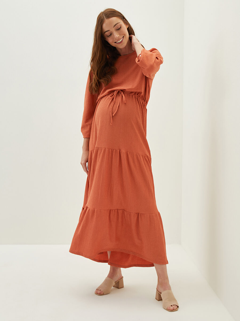 Robe De Maternité Coupe Trapèze Longue À Manches Longues Et Col Rond En Tissu Froissé-2