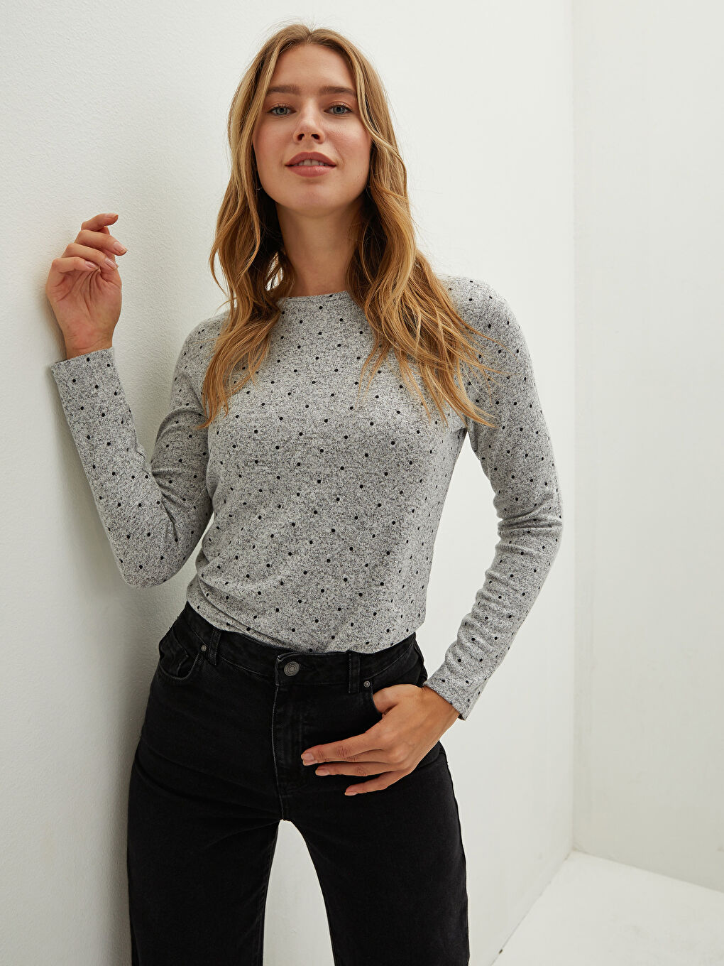 Crew Neck Polka Dot Long Sleeve Women's T-shirt-1