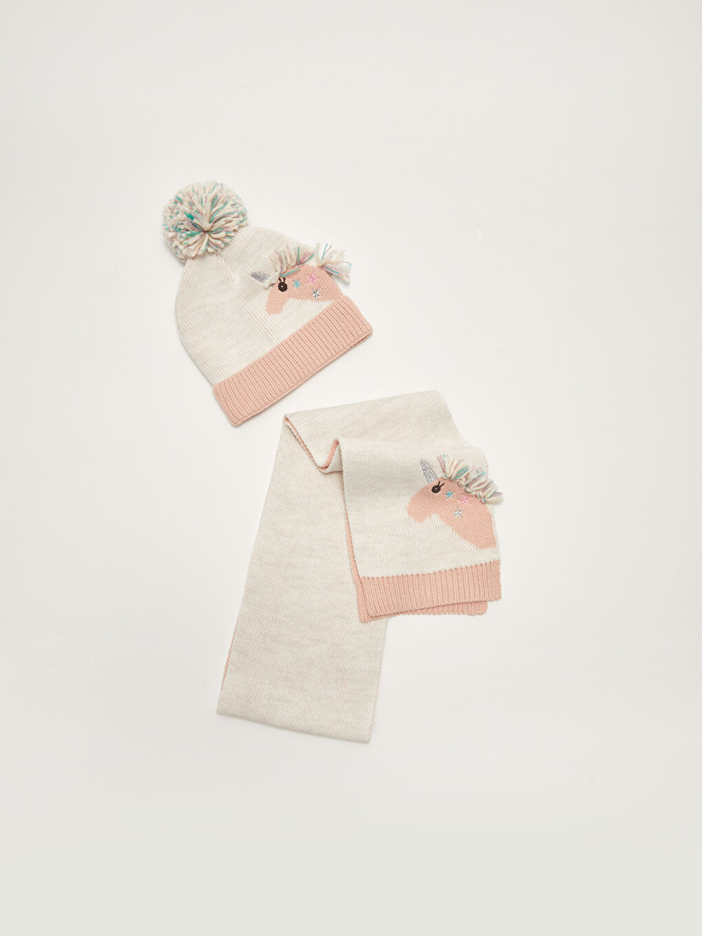 طقم بناتي تريكو سكارف و طاقية