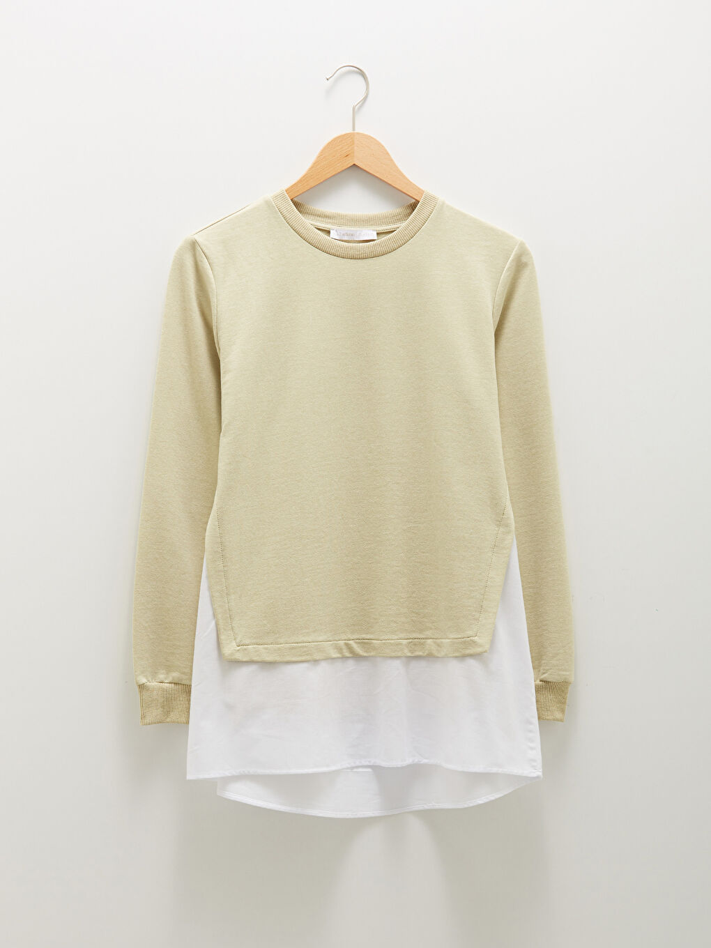 سويت شيرت نسائي برقبة دائرية وكم طويل سادة-5