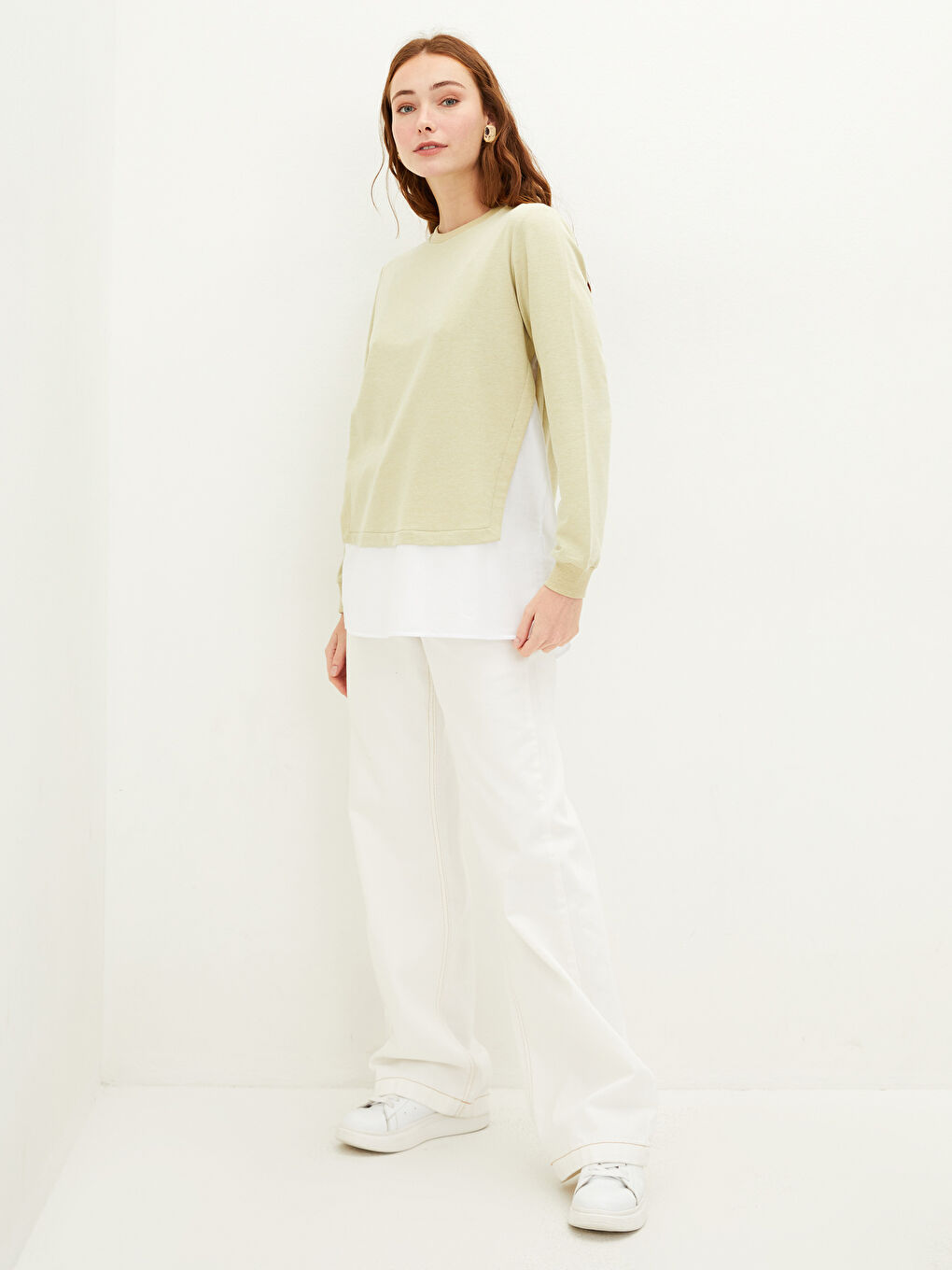 سويت شيرت نسائي برقبة دائرية وكم طويل سادة-1