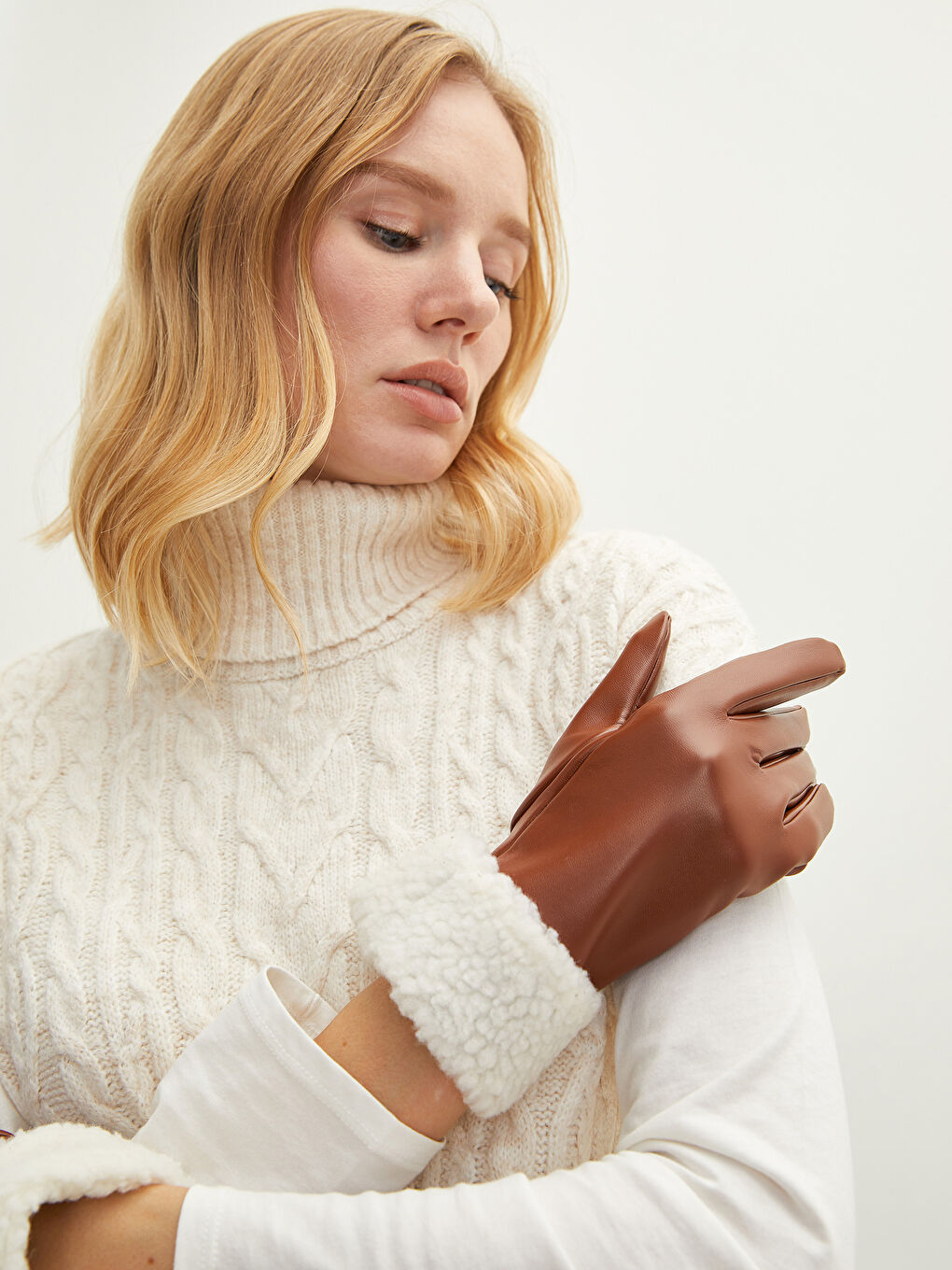 Leather Look Plush Detailed Women's Gloves-1