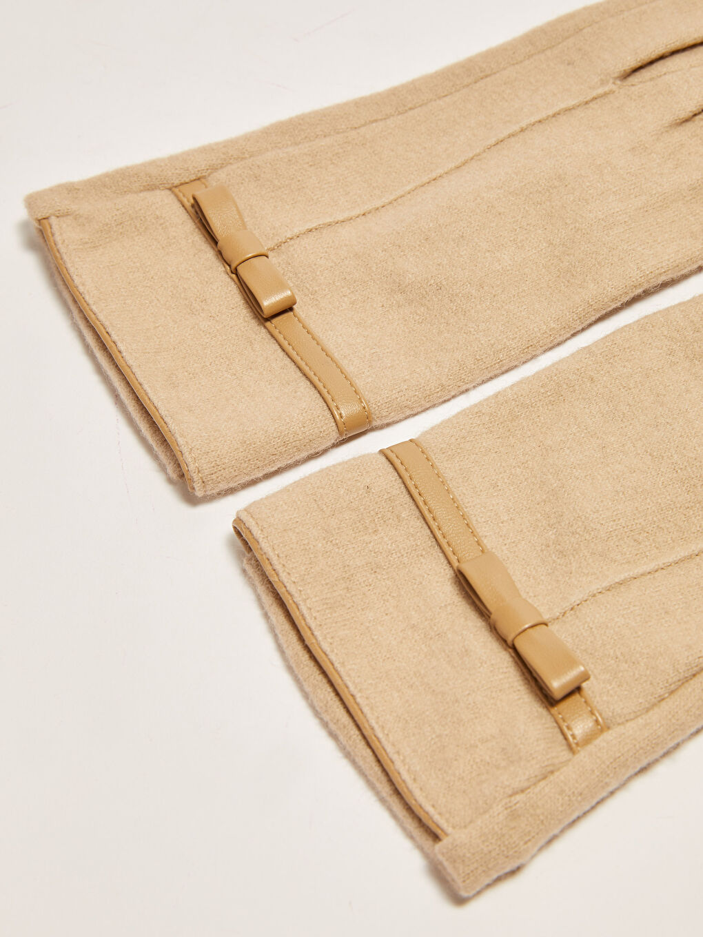 Touch Detailed Women Gloves-6