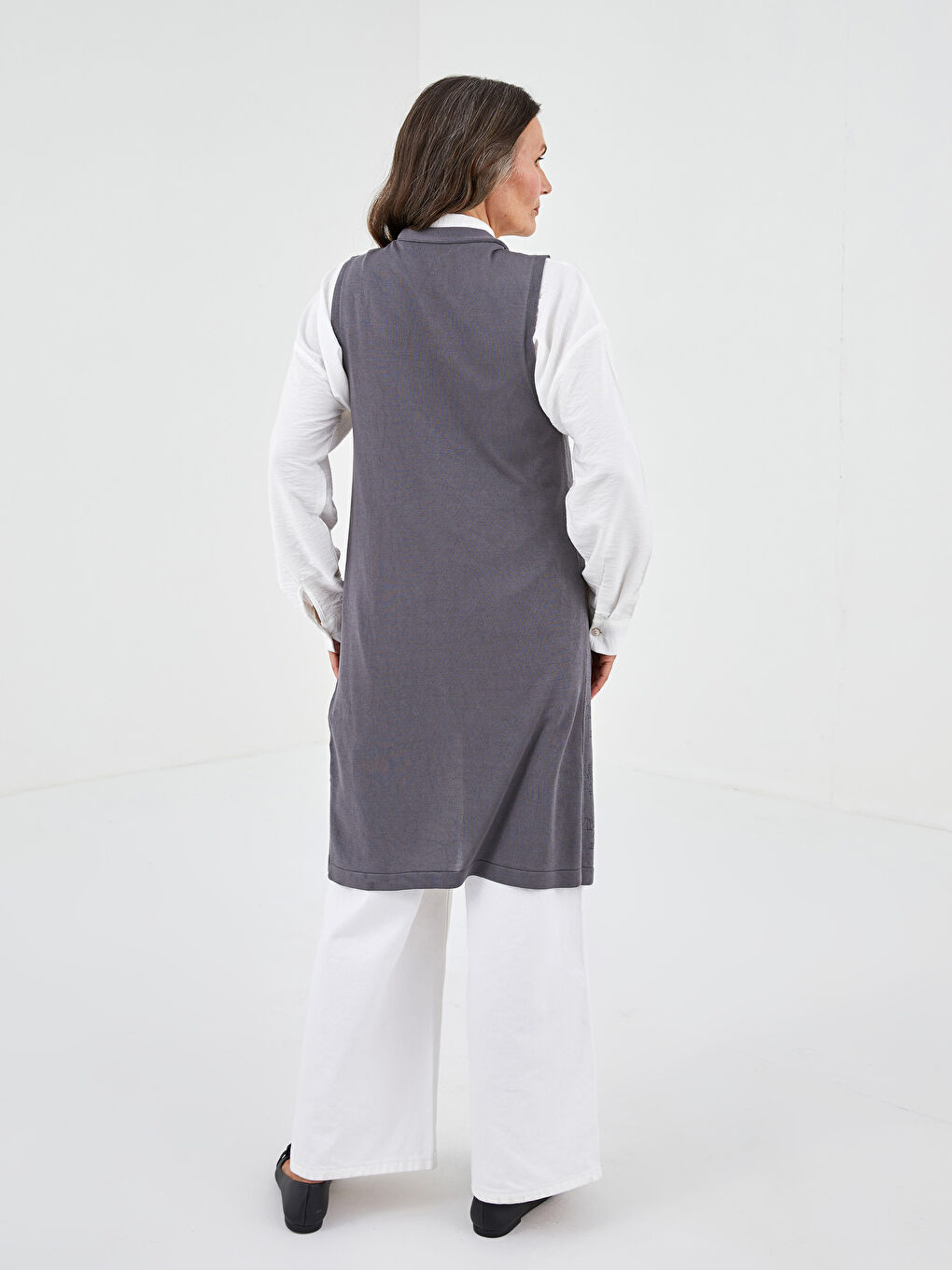 Gri V Yaka Kendinden Desenli Cep Detaylı Kadın Triko Yelek-3