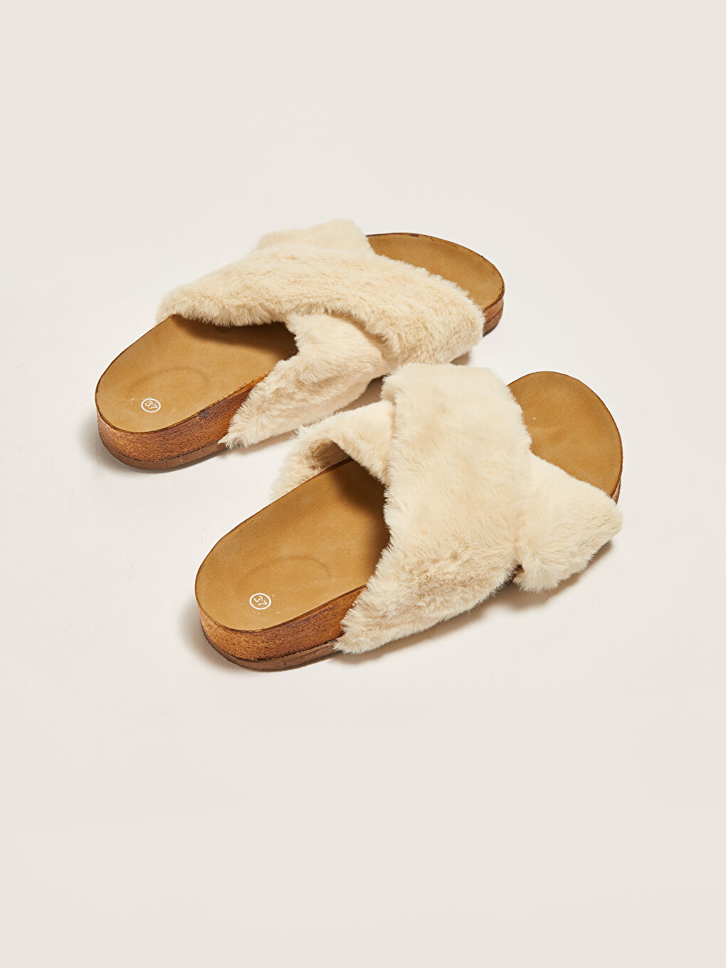 Çapraz Bantlı Pelüş Kadın Ev Terliği-2