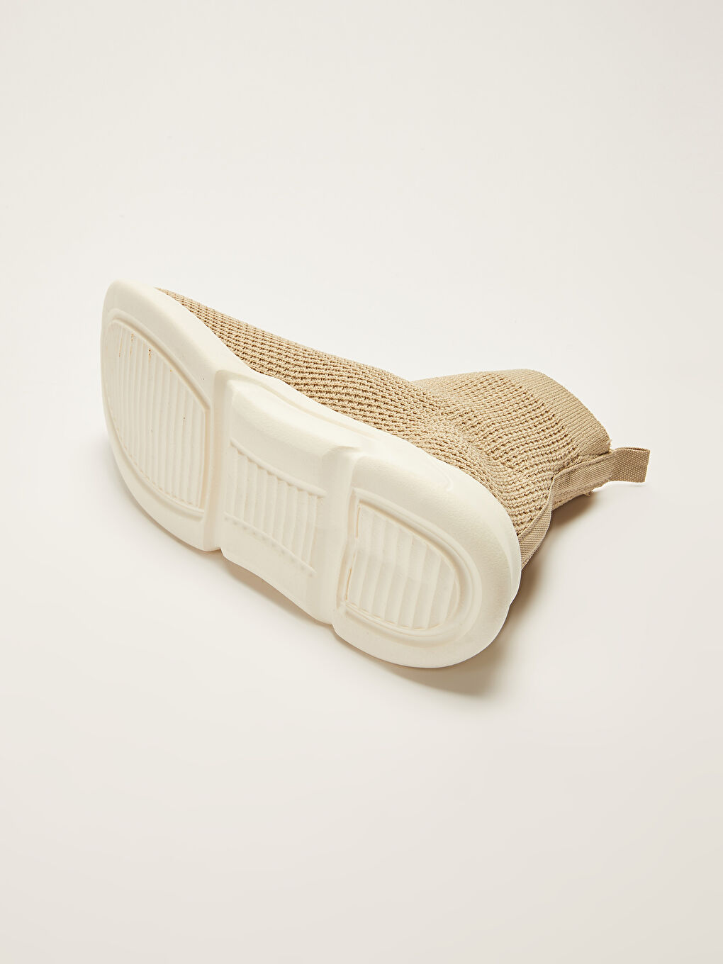 Әйелдерге арналған белсенді спорттық аяқ киім үлгісі-3