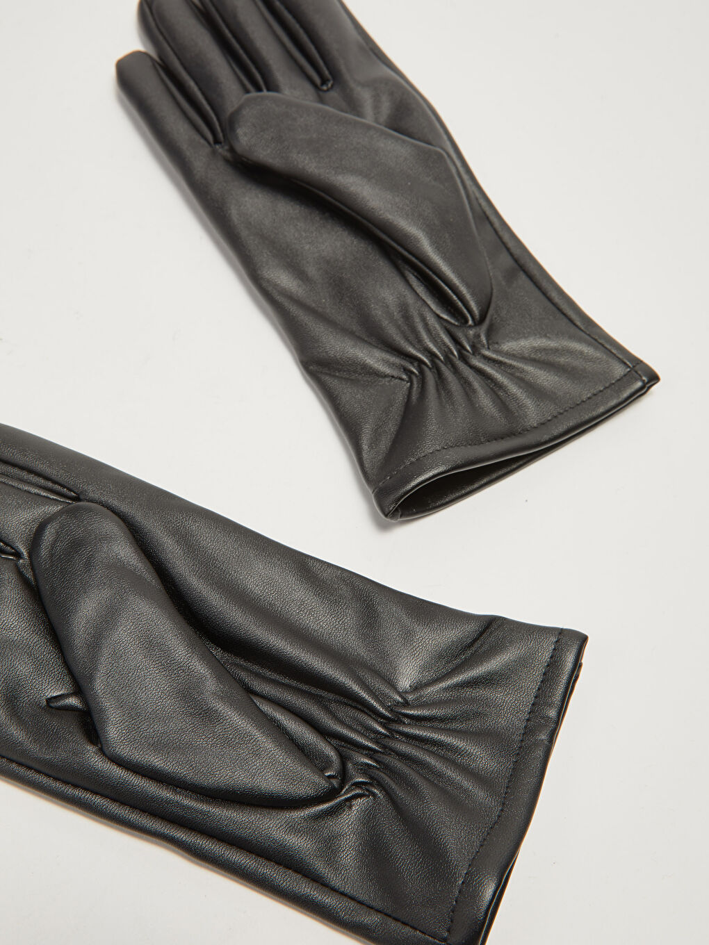 Siyah Deri Görünümlü Dokunmatik Özellikli Erkek Eldiven-2