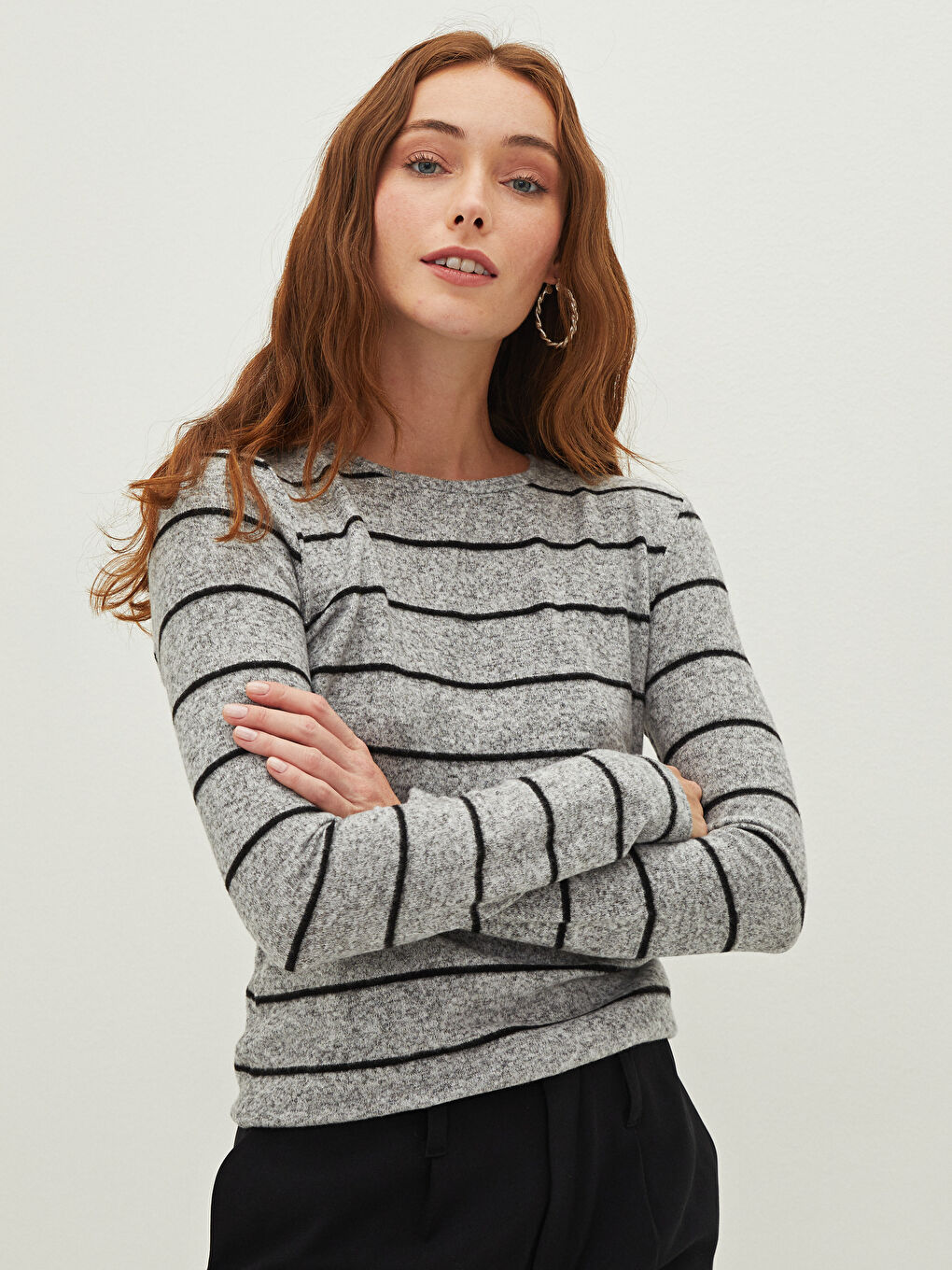 Gri Bisiklet Yaka Çizgili Uzun Kollu Kadın Tişört-1