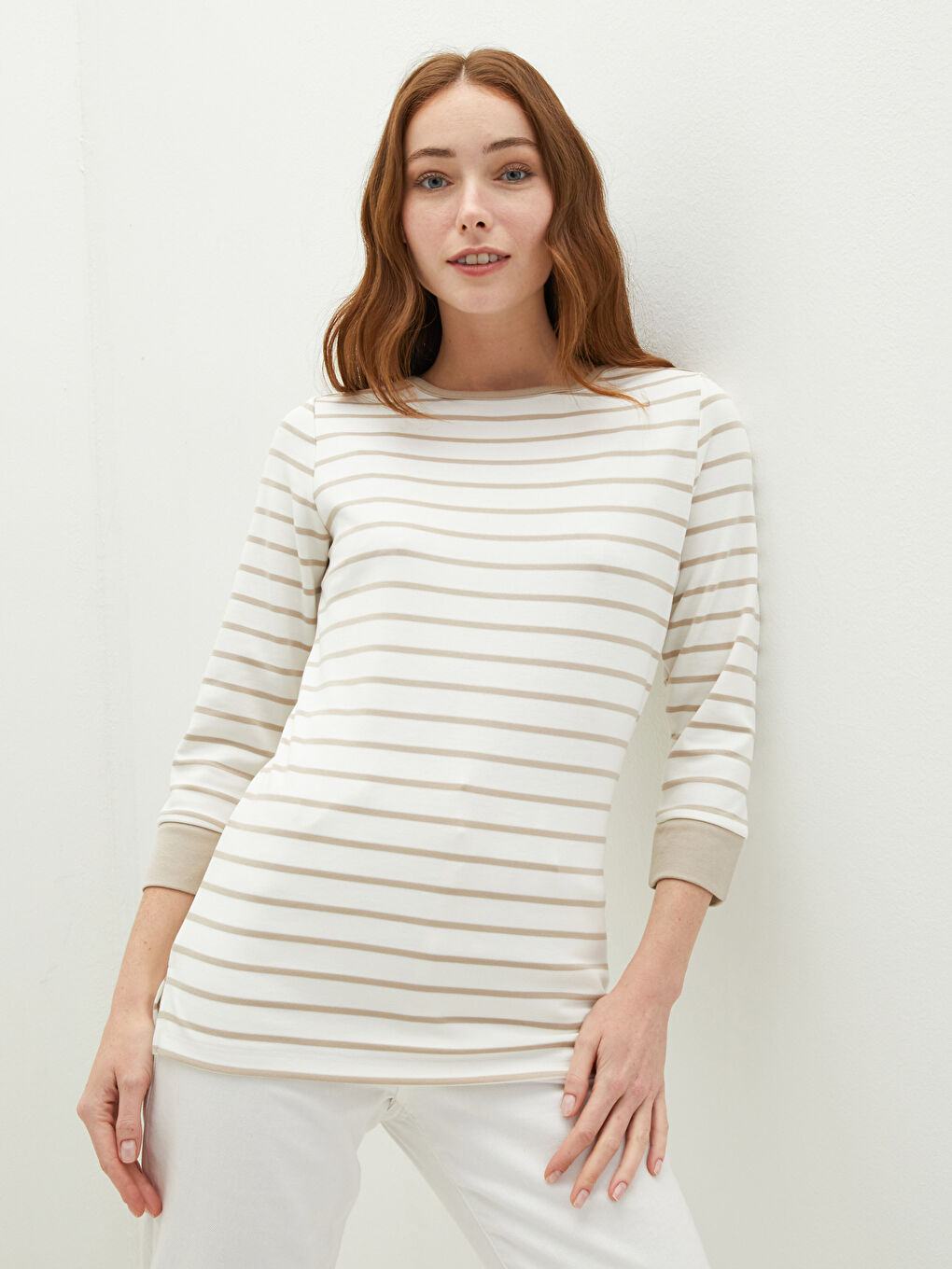 تي شيرت مخطط بياقة دائرية للسيدات