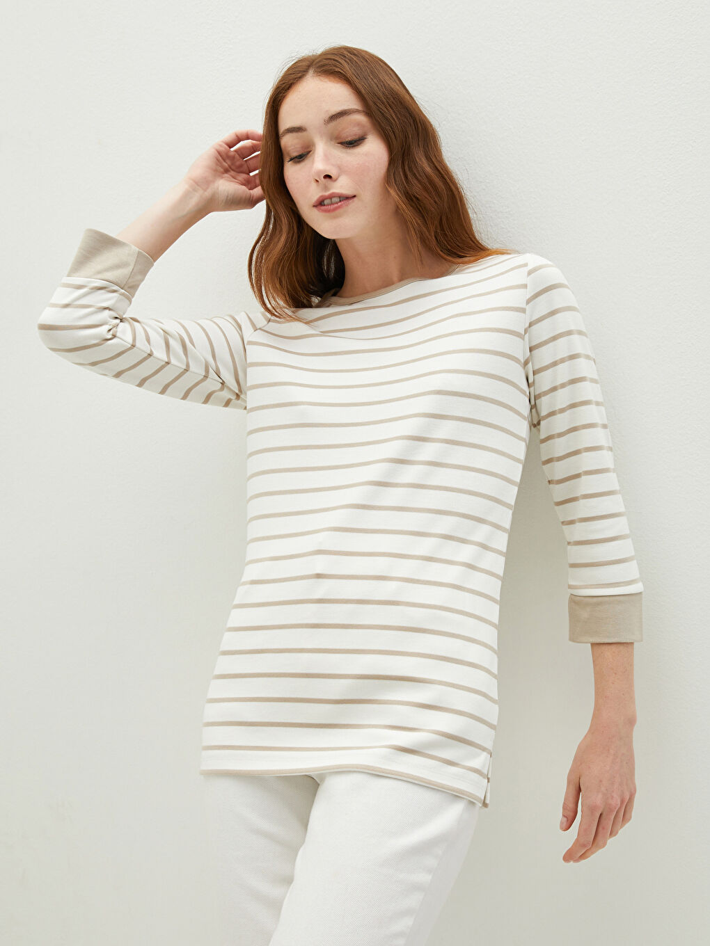 تي شيرت مخطط بياقة دائرية للسيدات-2