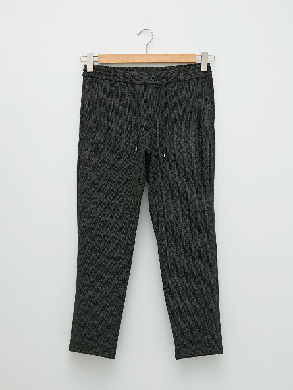 Schlank Geschnittene Herren-Hose mit Bindegürtel-Detail-5