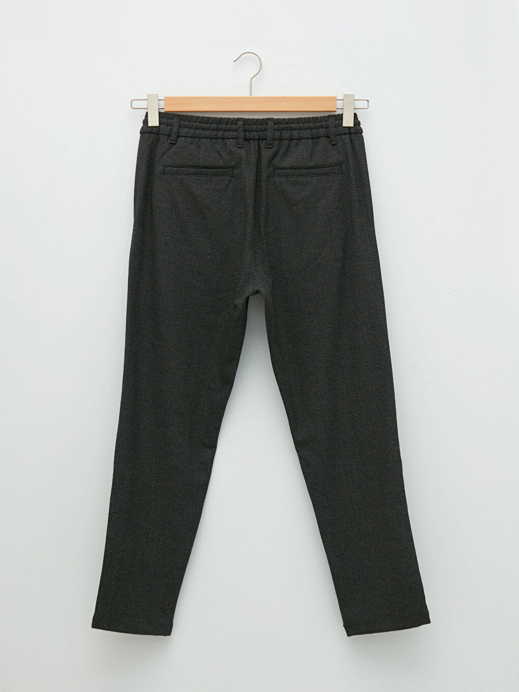 Schlank Geschnittene Herren-Hose mit Bindegürtel-Detail-6