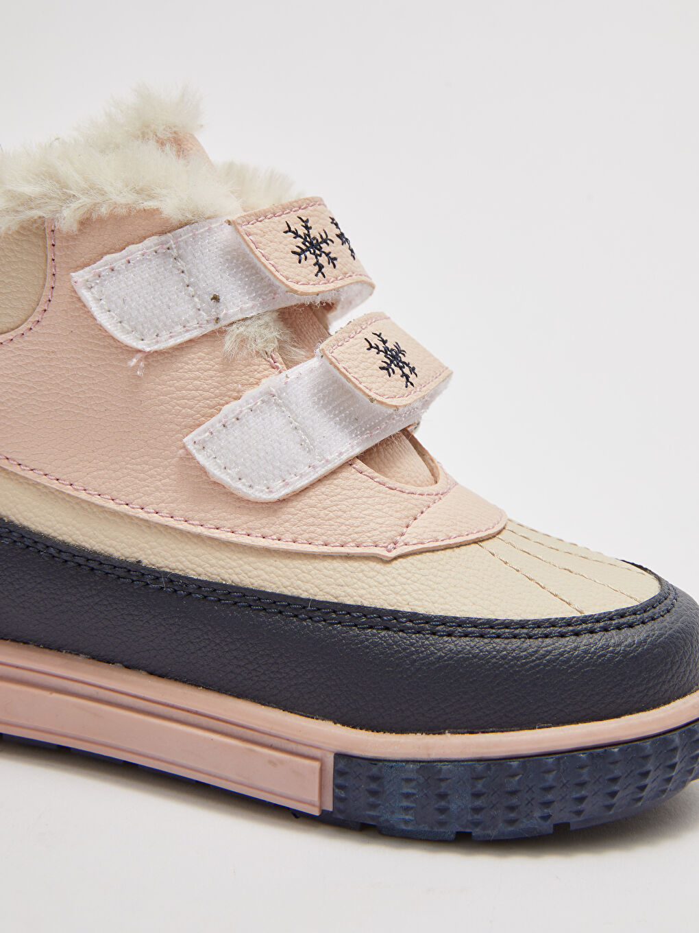 Pembe Deri Görünümlü Cırt Cırtlı Kız Bebek Bot-4