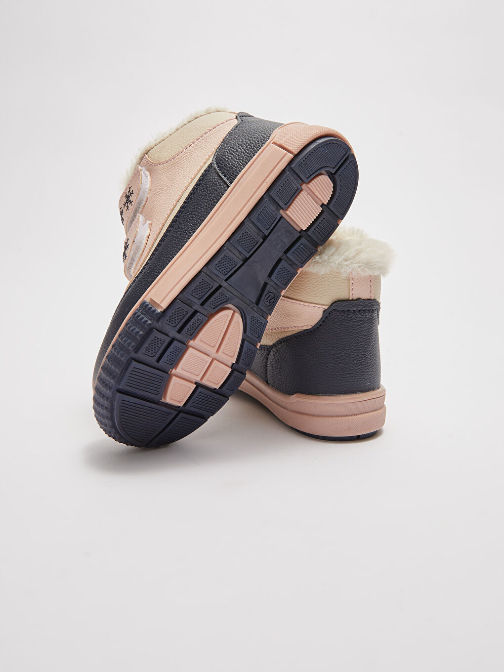 Pembe Deri Görünümlü Cırt Cırtlı Kız Bebek Bot-6