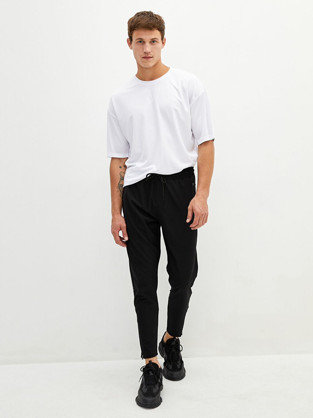 Siyah Standart Kalıp Erkek Spor Eşofman Altı-2