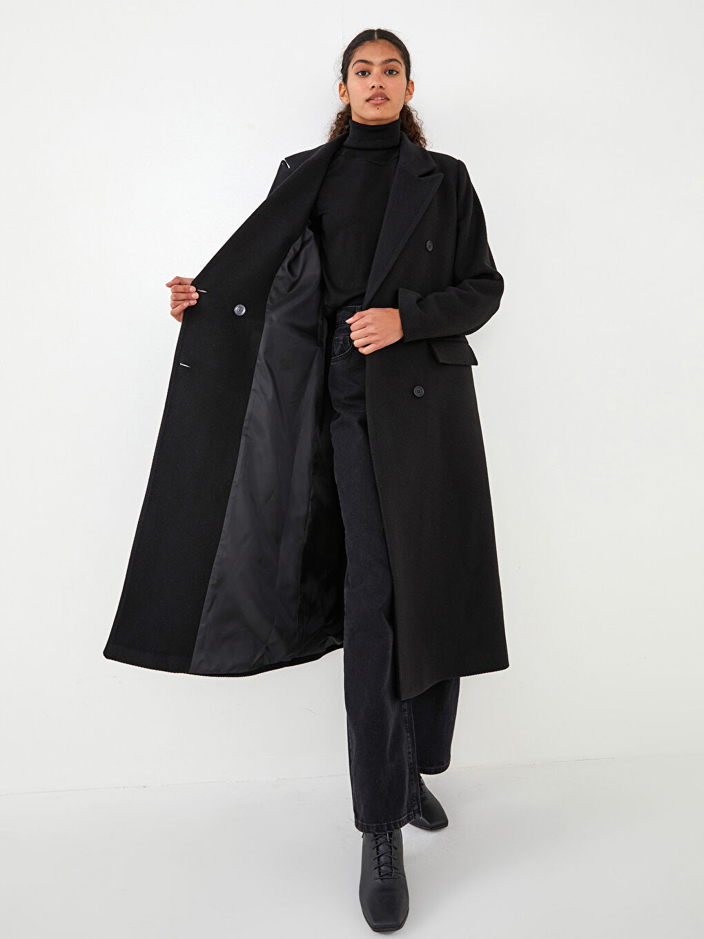 Siyah Ceket Yaka Düğme Detaylı Uzun Kollu Kadın Kaşe Kaban-4