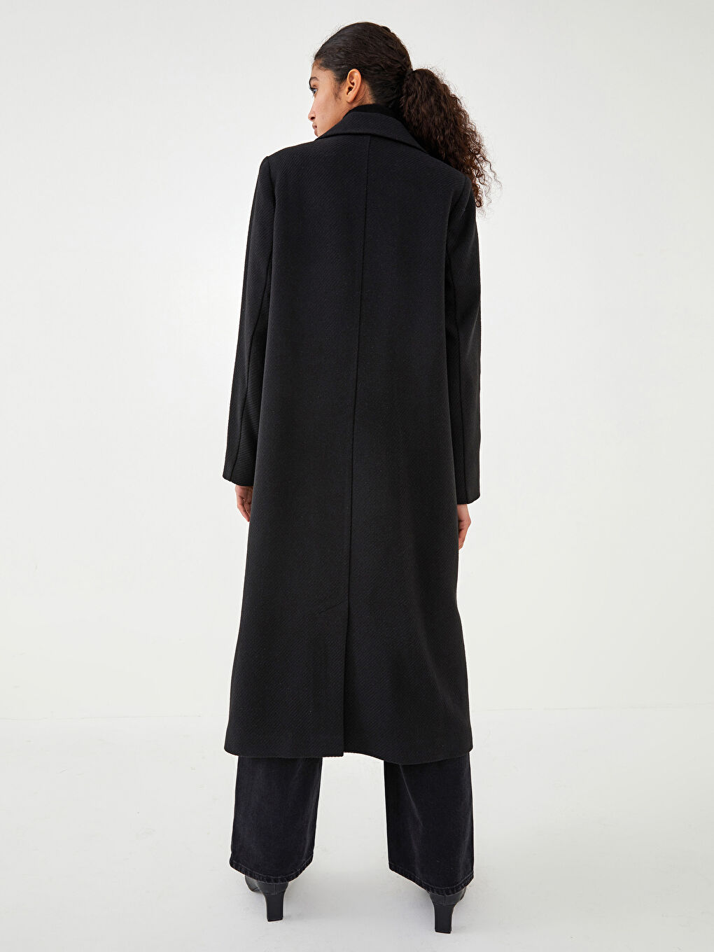 Siyah Ceket Yaka Düğme Detaylı Uzun Kollu Kadın Kaşe Kaban-7