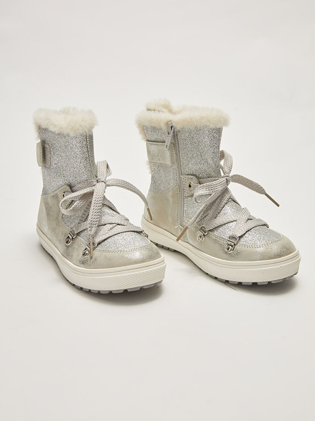 LCW STEPS Fellgefütterte Mädchenstiefel mit Reißverschluss und Schnürung -W15896Z4-G8Z