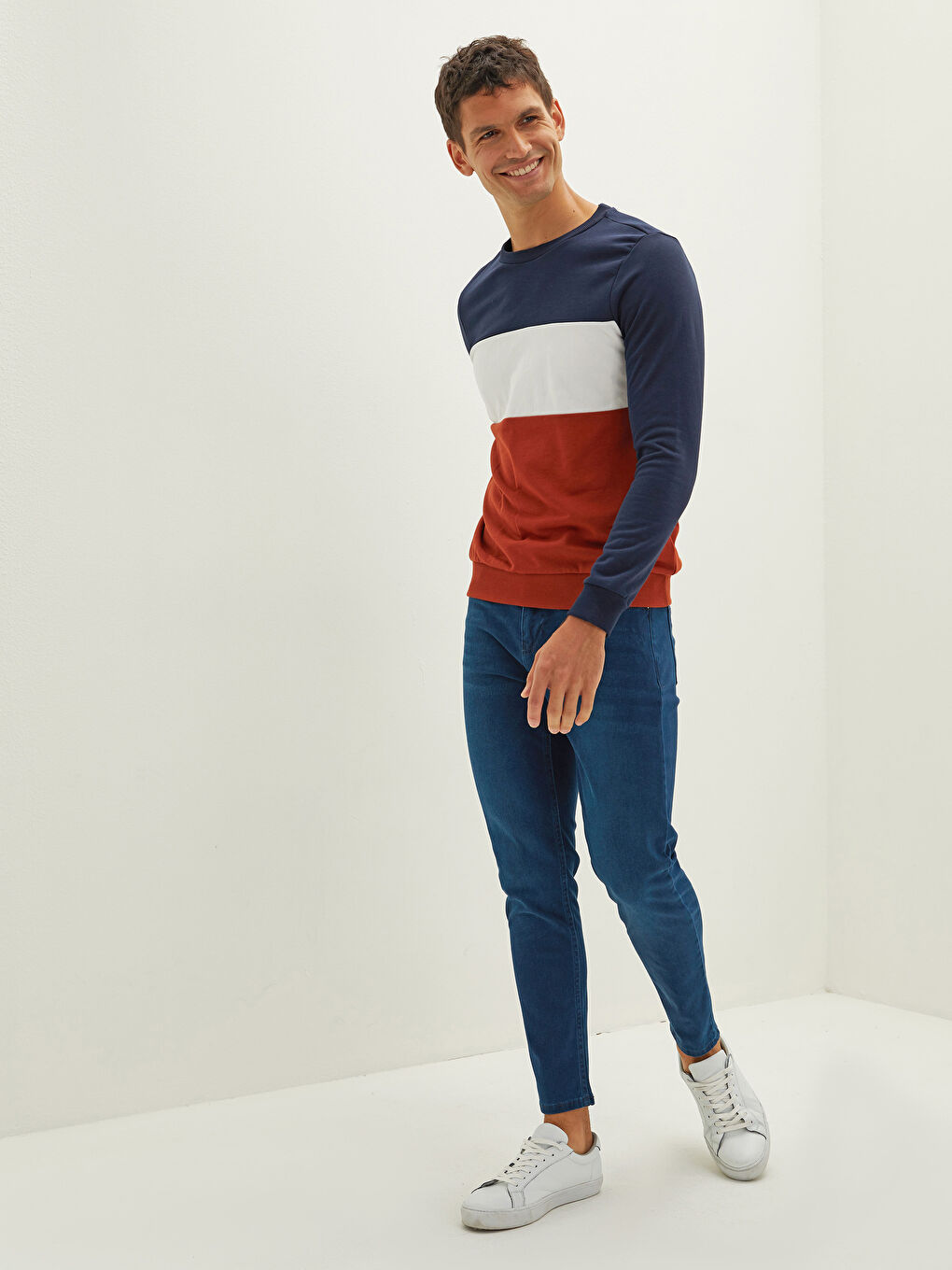 Crew Neck Long Sleeve Color Block Men's Sweatshirt-4