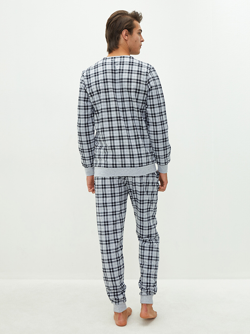 Slim Fit Plaid Men's Pajamas Set-4