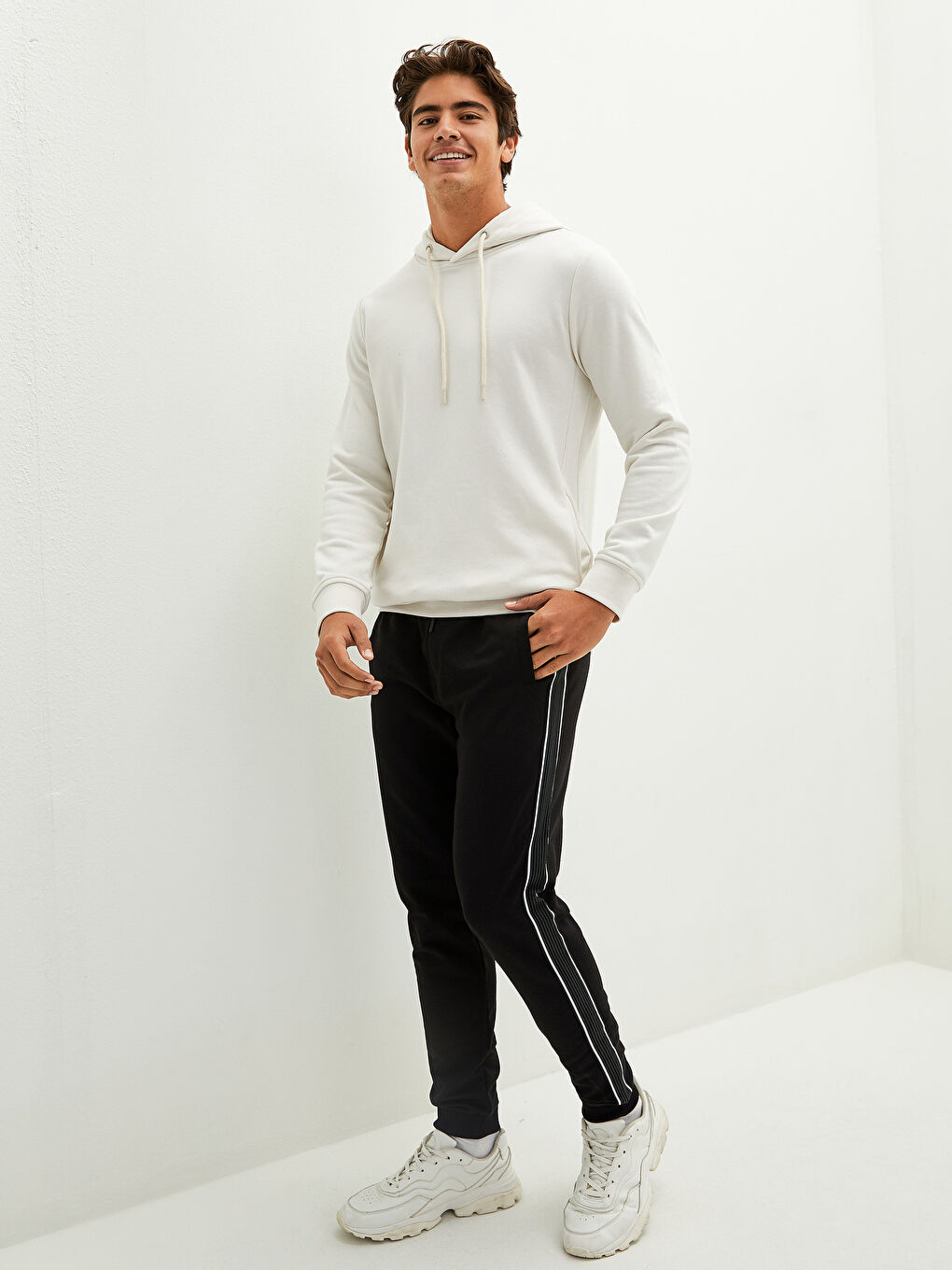 Siyah Slim Fit Erkek Jogger Eşofman Altı