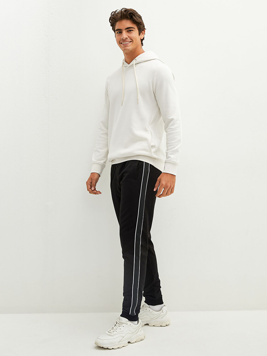 Siyah Slim Fit Erkek Jogger Eşofman Altı-1