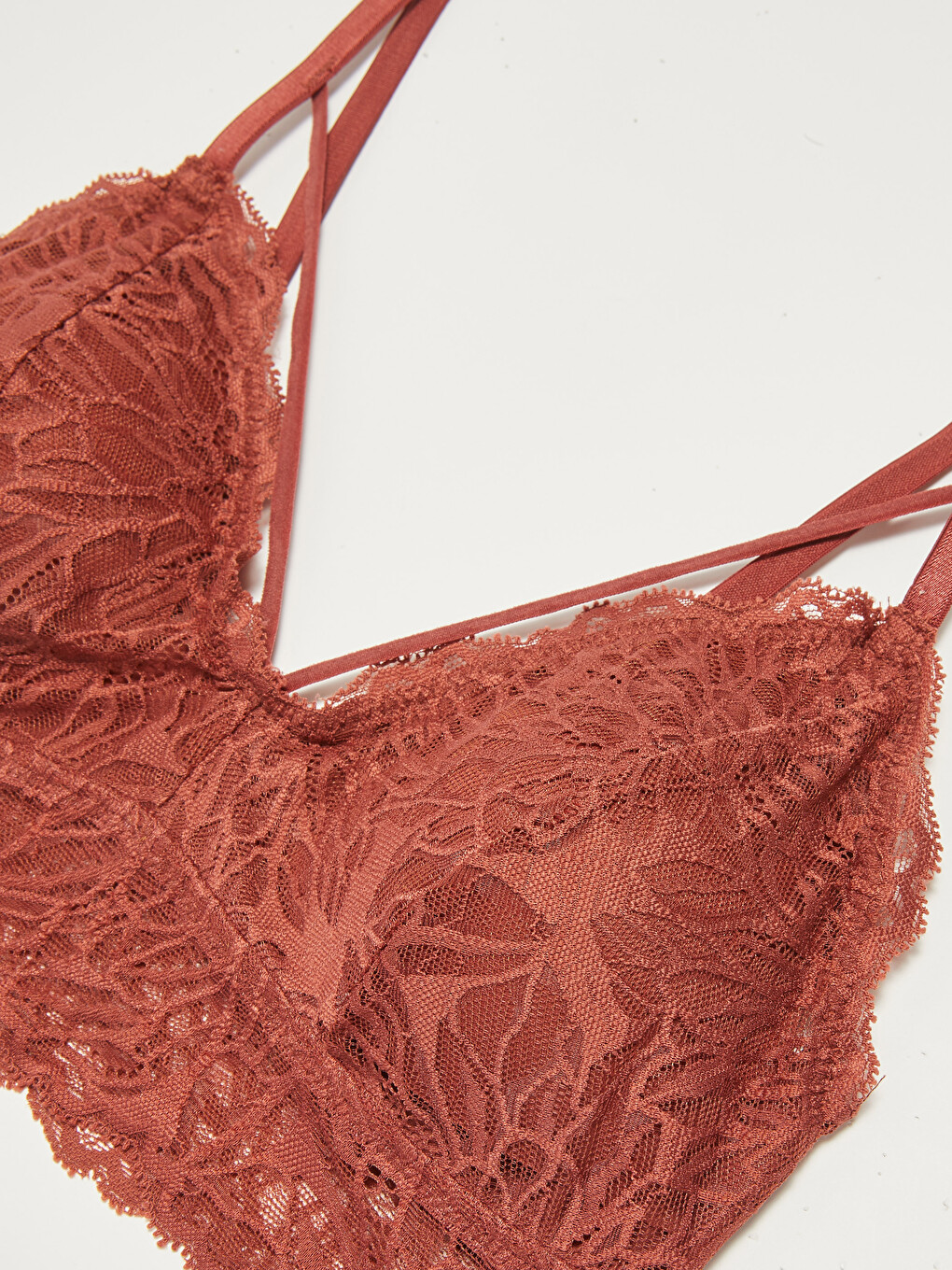 Wireless Underwire Bralette With Lace Detail-2
