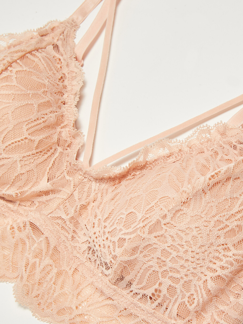 Wireless Underwire Bralette With Lace Detail-2