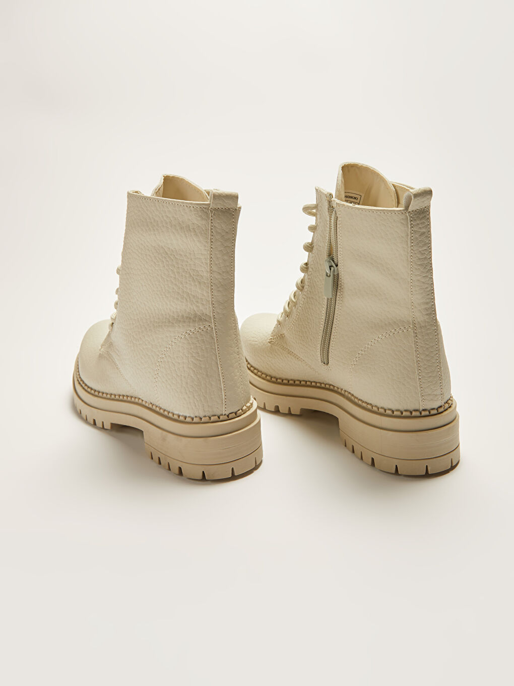 Yeşil Deri Görünümlü Bağcıklı Kadın Bot-3