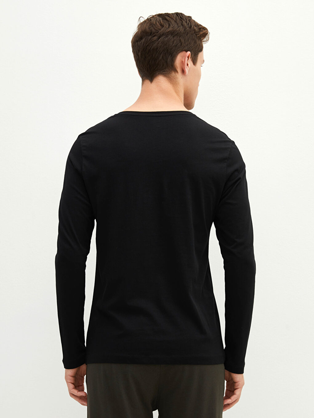 فانلة داخلية قطن كم طويل ياقة V للرجال-4